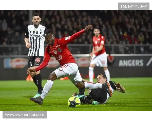 昂热俱乐部崛起之路:从法甲中游球队到欧洲赛场的挑战与机遇 昂热俱乐部崛起之路:从法甲中游球队到欧洲赛场的挑战与机遇