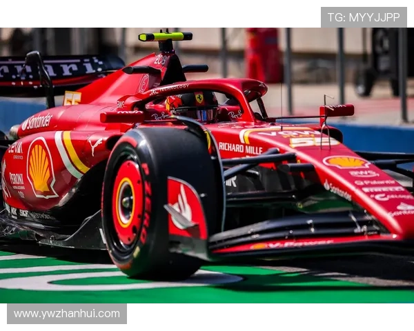 F1赛季激烈角逐 新规则与新车设计引发车迷热议 F1赛季激烈角逐 新规则与新车设计引发车迷热议