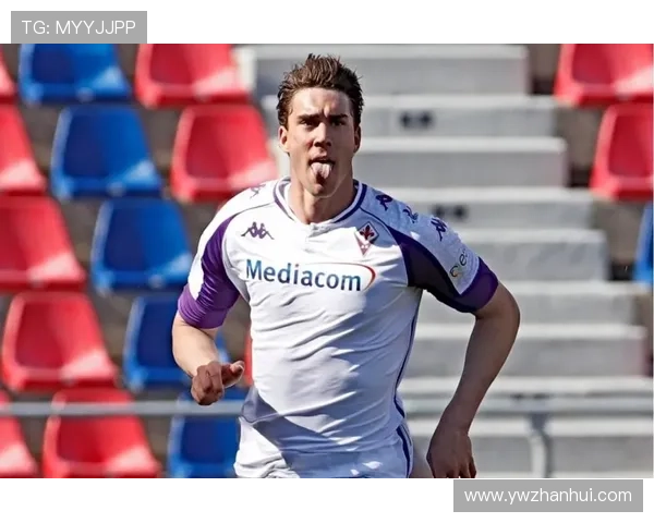 佛罗伦萨俱乐部新赛季动态引发球迷高度关注与热议声势持续升温中 佛罗伦萨俱乐部新赛季动态引发球迷高度关注与热议声势持续升温中