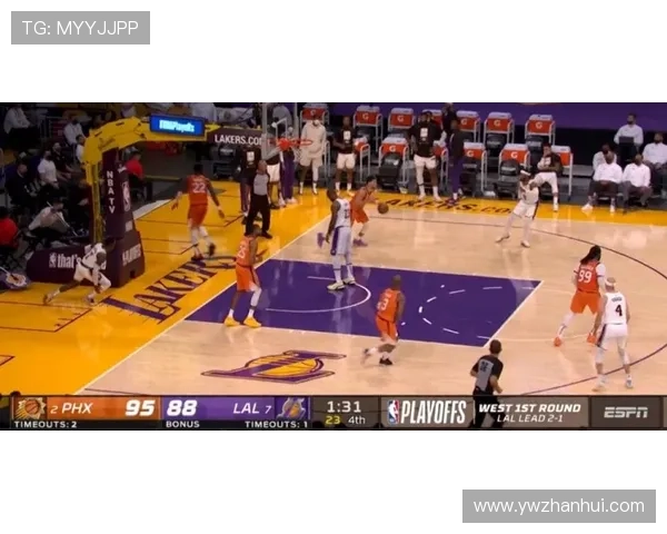 詹姆斯谈湖人新赛季目标力争总冠军,浓眉称会更具侵略性 詹姆斯谈湖人新赛季目标力争总冠军,浓眉称会更具侵略性